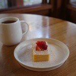 Chanoma - (季節限定)雪降る柚子と苺のテリーヌ