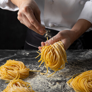 【千里中央初】自家製麵のもちもちご馳走生パスタ