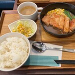 昔ながらの喫茶店 友路有 - ポークソテーランチ(ジンジャーバターソース)