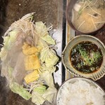 石亭 - 提供された定食のすべて！