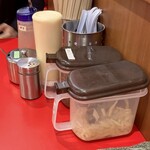 家系ラーメン 王道家直系 修 - 卓上調味料