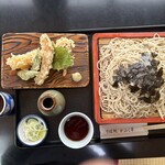 そば処・かふく亭 - 連れが頼んだ天大ざる（1750円）。天ざるの大盛を頼もうとしたら、メニューに天大ざるが既に有った。