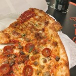 Xeno’s Pizza - 