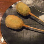 焼とりの八兵衛 - えんどう豆の串揚げ