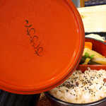 こわめしや - フタの裏にも、「こわめしや」