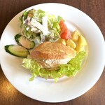 Canal Cafe - 料理写真:ツナ&ハムサンドイッチ・フライドポテト・野菜サラダ