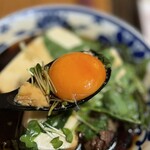 立呑み 千吉良屋 - すきやき肉豆腐・生たまご