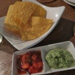 トゥー・ドッグス・タップルーム - ・コース 前菜三種の盛り合せ