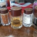 どさん子 野田２号店 - 卓上調味料、薬味