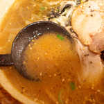 麺処 壱萬屋 - 味噌スープ、その旨味を堪能。