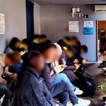 あしたの夏二郎 - 逆S字状に並ぶ