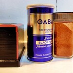 あしたの夏二郎 中庄店 - 卓上調味料はシンプル