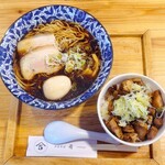 中華そば 肴 yamago - yamagoブラック(味玉トッピング)+炭火焼き親鶏飯