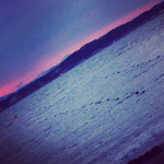 CABAN - Cabanから見た夕暮れ時の森戸海岸。
      最高です。