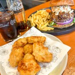 髙橋バーガー - 2026.2マンスリー ノースカロライナクラシックプルドポークバーガーとナゲットプレーン