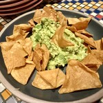 COMEDOR DE MARGARITA MODERN MEXICANO - アボカドのワカモレ・フレスコ。