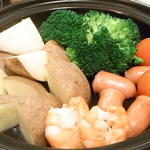 なかむら屋 - 海老・ソーセージ。ポテト・ブロッコリー・トマト☆♪