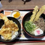 資さんうどん - 料理写真: