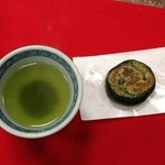 総本舗　白酒屋 - 熱いお茶と共に、いただきま〜す