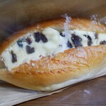 手作りハムとパンの店 こぶたのしっぽ - ラムレーズンバターサンド