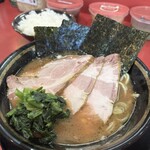 とらきち家 光 - 料理写真:チャーシュー麺　&   ライス