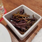 新時代 - お通し350円税抜、意外としぶい（ゼンマイ佃煮