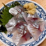 大衆酒場 西もり - アジ刺し　350円