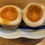 there is ramen - 別皿の煮卵