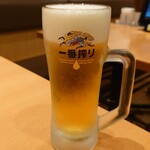 日高屋 津田沼駅南口店 - 生ビール(中)　390円