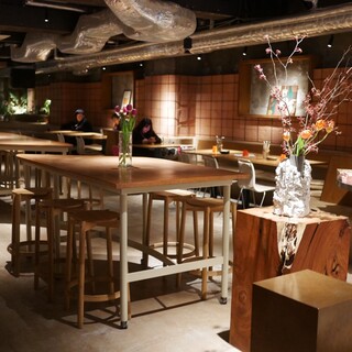 Common cafe&music bar lounge_2