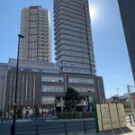ハト屋 - たから通り出口前のロータリー