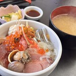 市場めし とくだ屋 - 