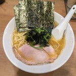 らーめん ぱったぱた - 料理写真:ラーメン。カタメオオメ　　￥900