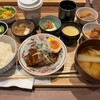 焼鳥IPPON⁺ Tokyo - こんな感じ。おかず生姜が美味しすぎて2つ冷奴