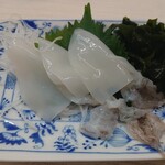 一平 - ヤリイカ姿刺　350円