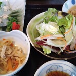 居酒屋 姫咲丸 - 小鉢（切干大根）、サラダ