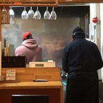 ナマステレストラン - 厨房とレジの様子