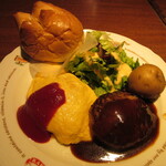 ラケル - 料理写真::【ＫUＫUオムライスとハンバーグ　１４９０円】