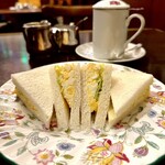 ロンドンティールーム - モーニングセット 
            タマゴサンドとアールグレイ