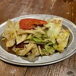 シンヨコ商店 - キャベツとコンビーフの炒め物