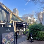 IVY PLACE - IVY PLACE（テラス席側からの風景）