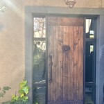 IVY PLACE - まるでジブリの世界のような扉