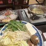 福井名物ずわい蟹料理 こまつや - 活ズワイ蟹の刺身としゃぶしゃぶの食べ比べ