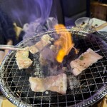 肉問屋直営 国産和牛焼肉 牛若丸 - 