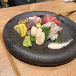 幻の和牛と三崎港直送鮮魚 モルゲン - 刺身盛り合わせ