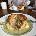 イレブンシス ティールームス - チキン＆マッシュルームパイ