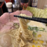 鶏そば 唆る - 麺リフト♪