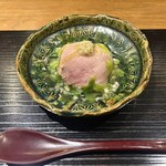 食堂こなん - 蓮根饅頭に鴨肉を乗せた一品