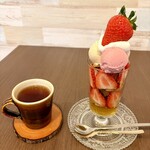 ファヴォリ - 紅茶　いちごパフェ第一章