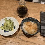 焼鳥 るい家 - 大根おろしだし醤油かけと白菜のおしんこ